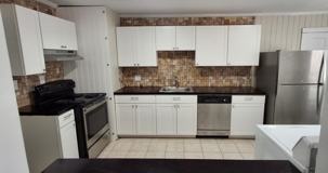 306 Maplewood Ave Ne #A - Photo 1 of 1