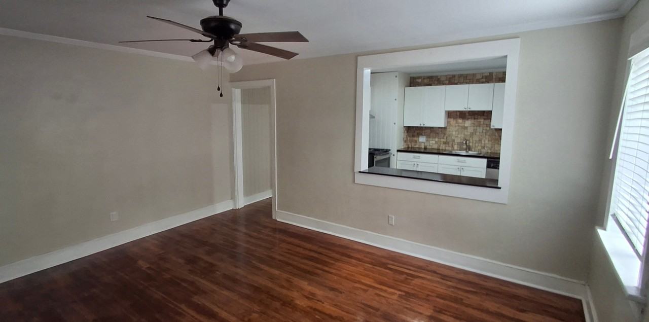 306 Maplewood Ave Ne #A - Photo 6 of 7