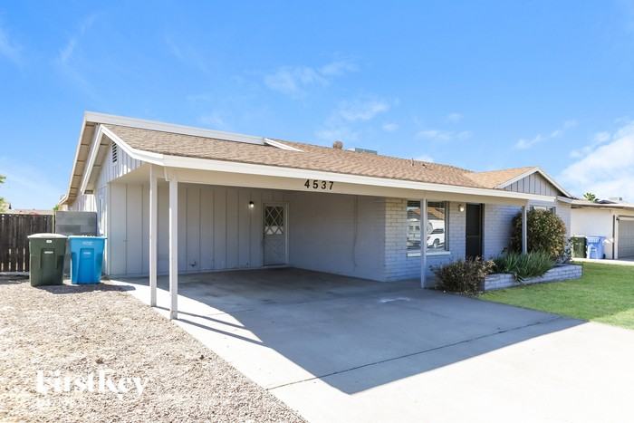 4537 W Sierra St - Photo 2 of 16