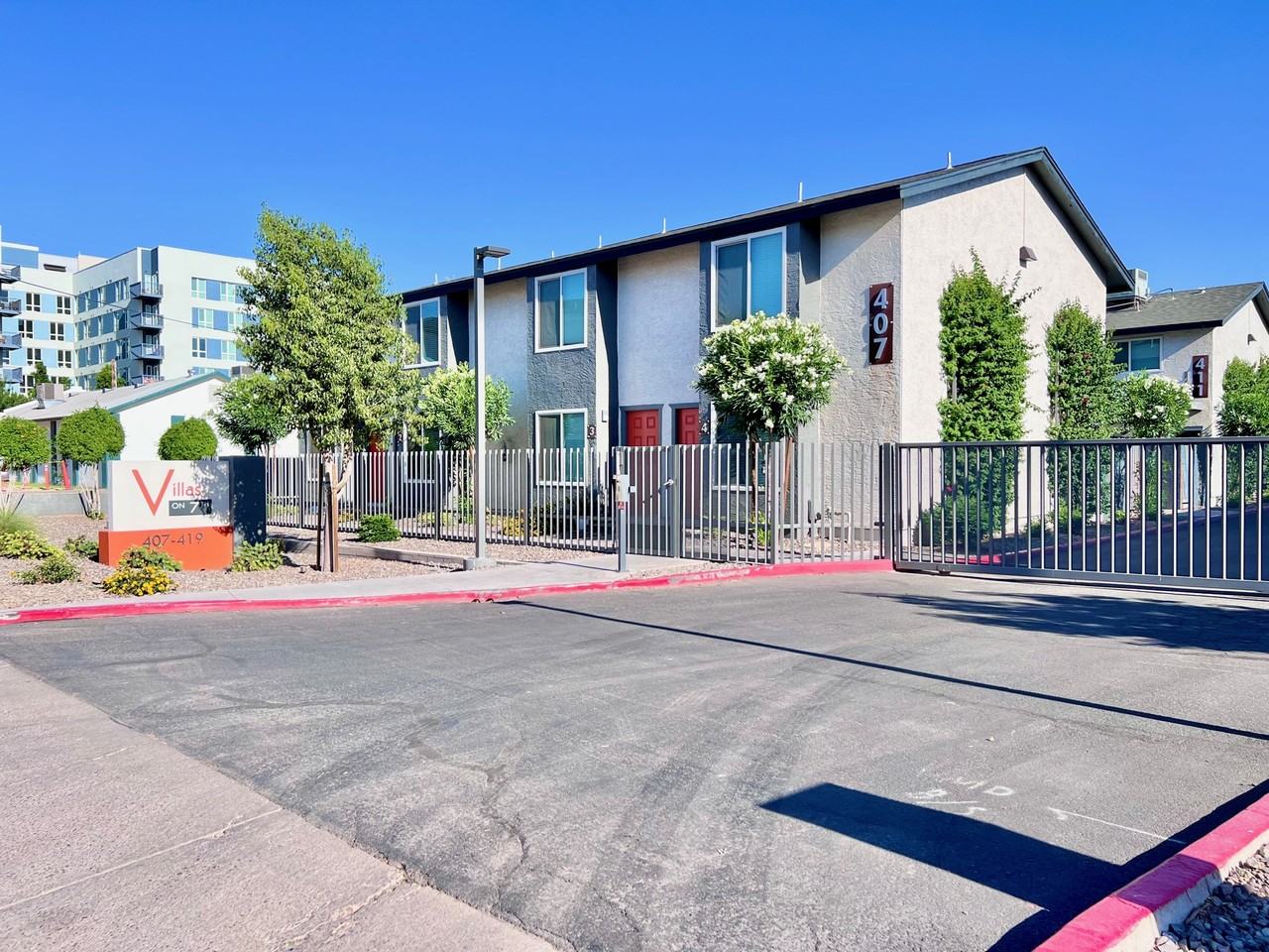 419 W 7th St #5 - Photo 2 of 41