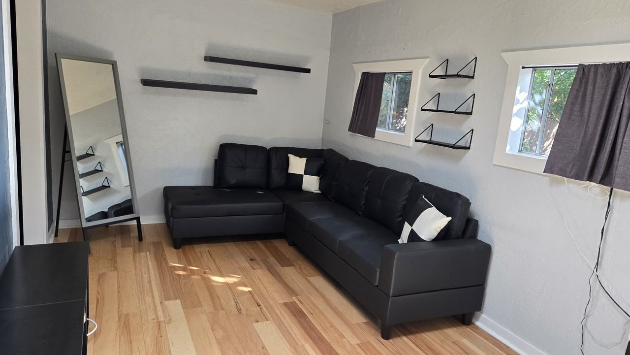 5528 Market St - Photo 2 of 7