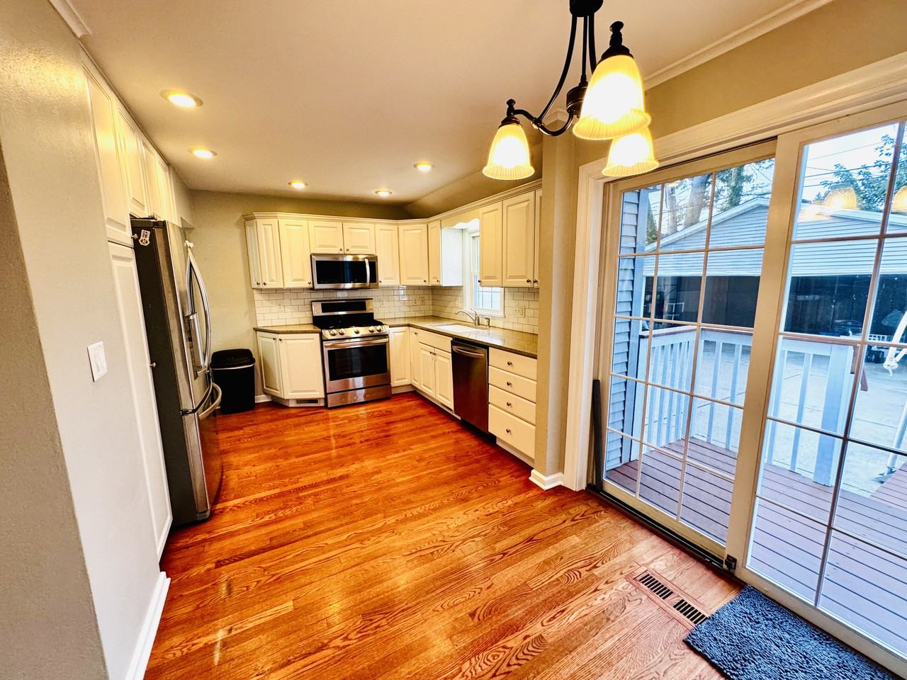 1027 E Elmhurst Ave #NA - Photo 2 of 14