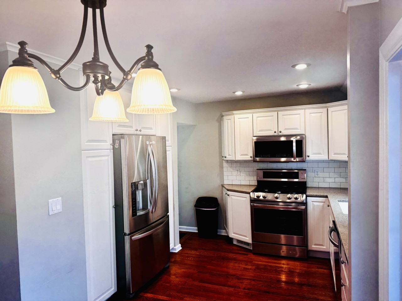 1027 E Elmhurst Ave #NA - Photo 3 of 14