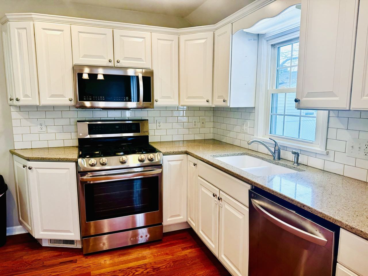 1027 E Elmhurst Ave #NA - Photo 4 of 14