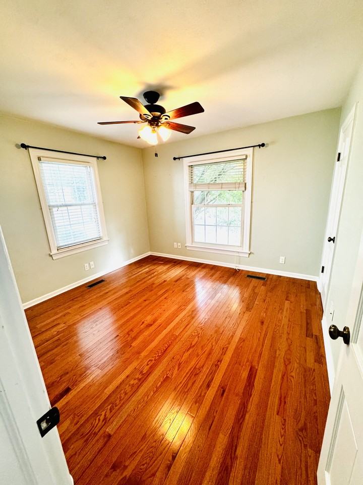 1027 E Elmhurst Ave #NA - Photo 6 of 14