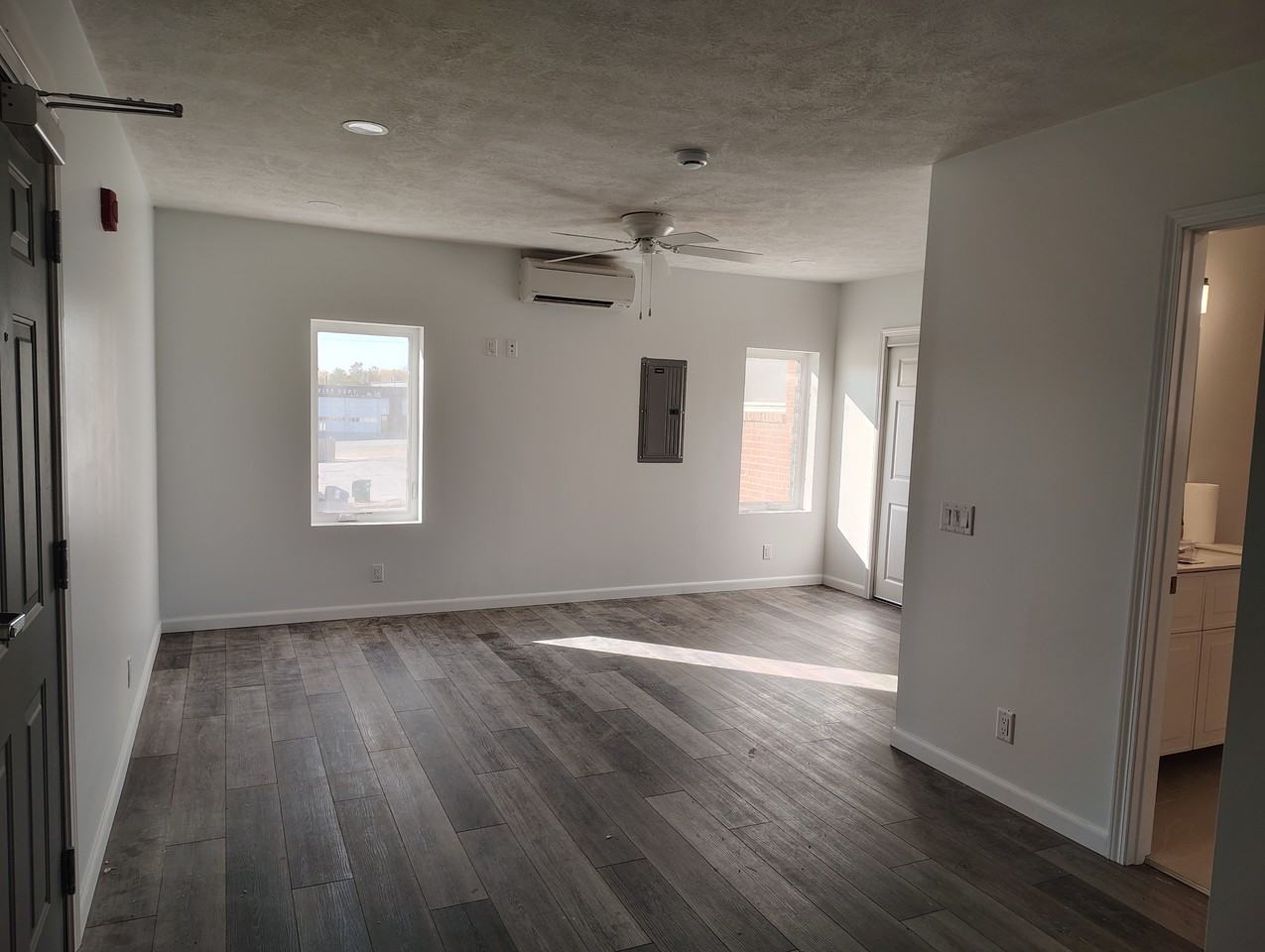 126 N Washington St - Photo 3 of 13