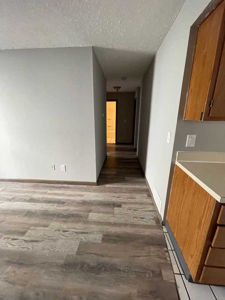 OSU Gateway 4 & 5 bedroom 2 full bath apartments - Photo 5 of 46