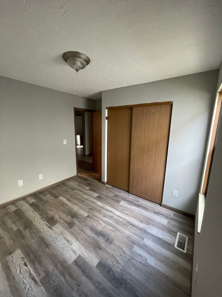 OSU Gateway 4 & 5 bedroom 2 full bath apartments - Photo 6 of 46