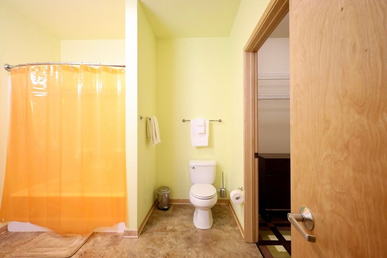 The Medallion - Photo 7 of 34