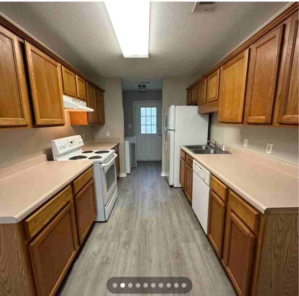 5537 Quail Creek Cir - Photo 3 of 10