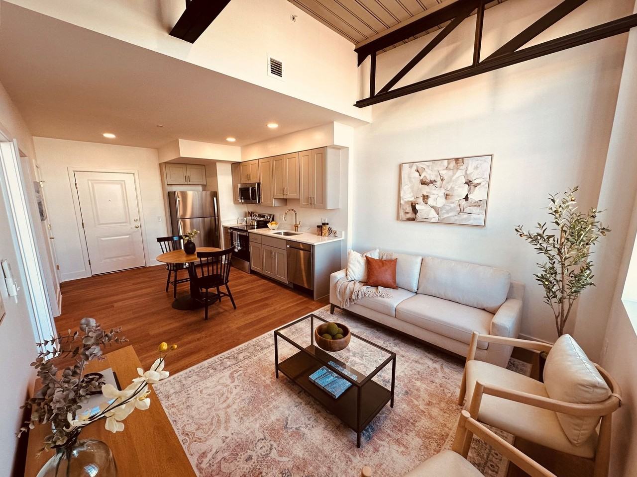 Fox Apartments - Photo 3 of 10