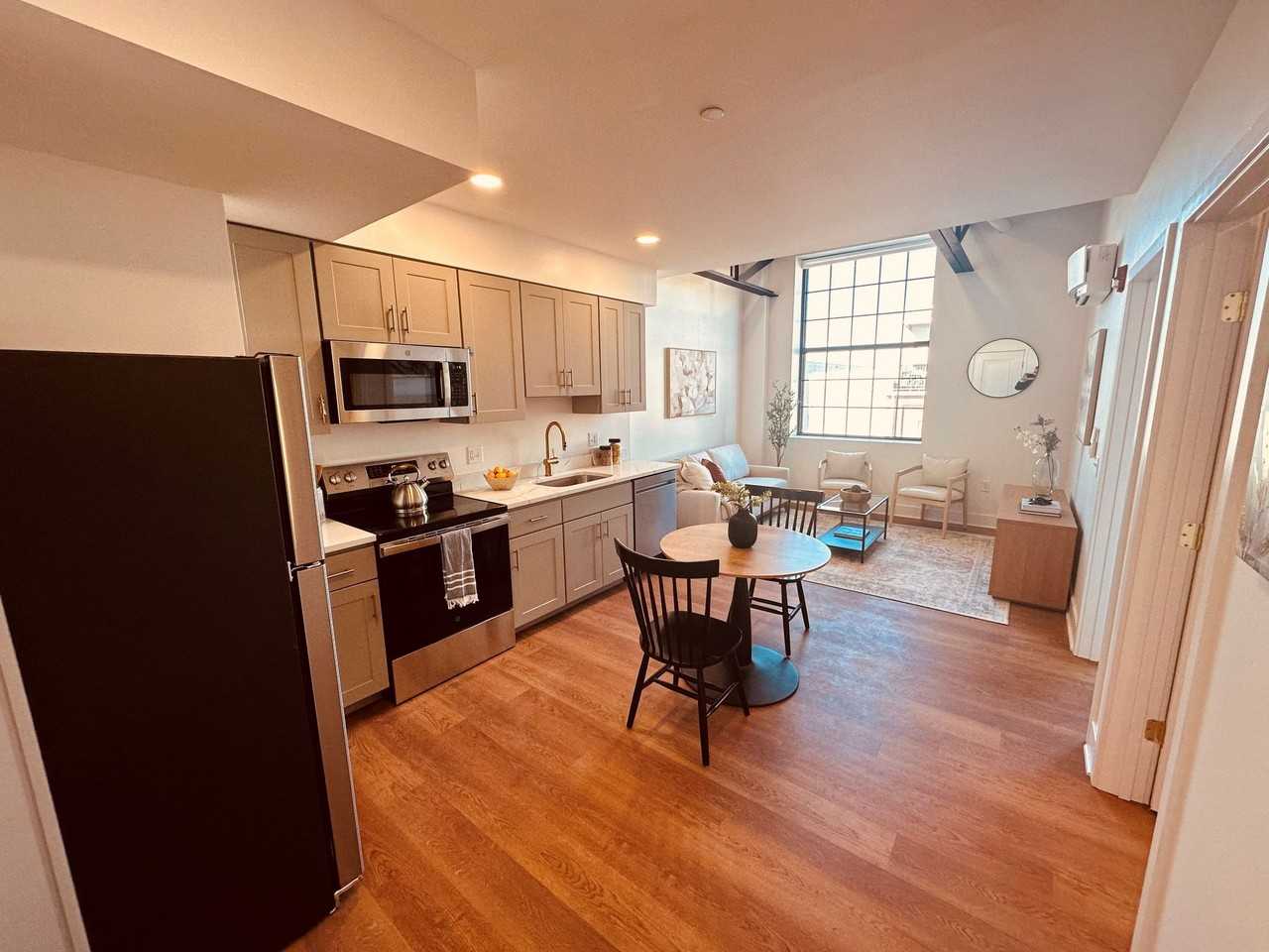 204 North George Street #206 - Photo 4 of 26