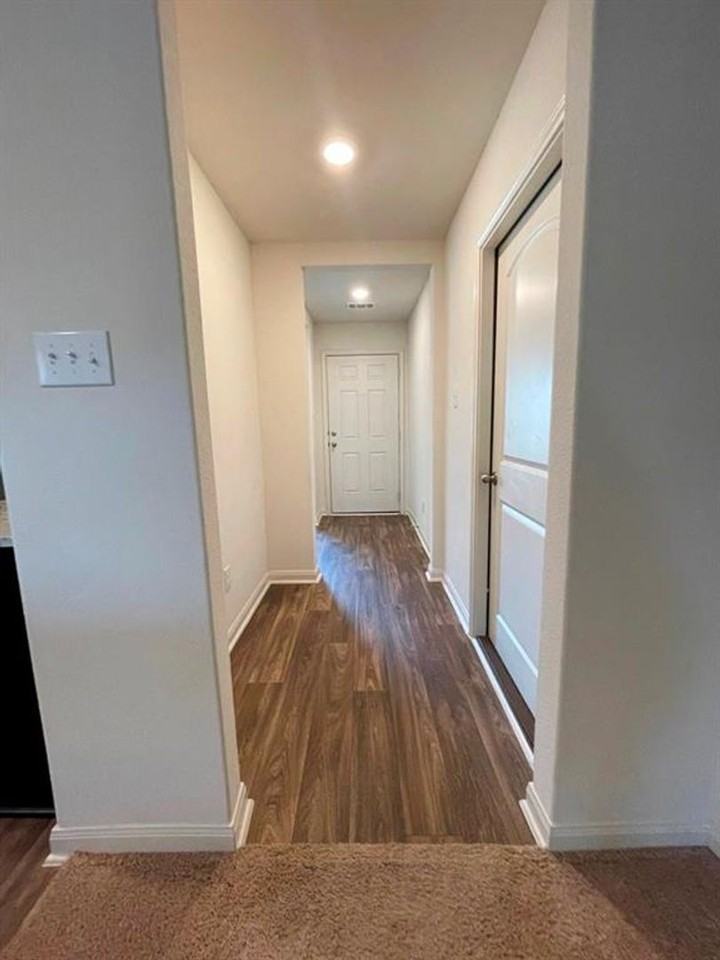 1032 Riverdale Cv - Photo 2 of 35