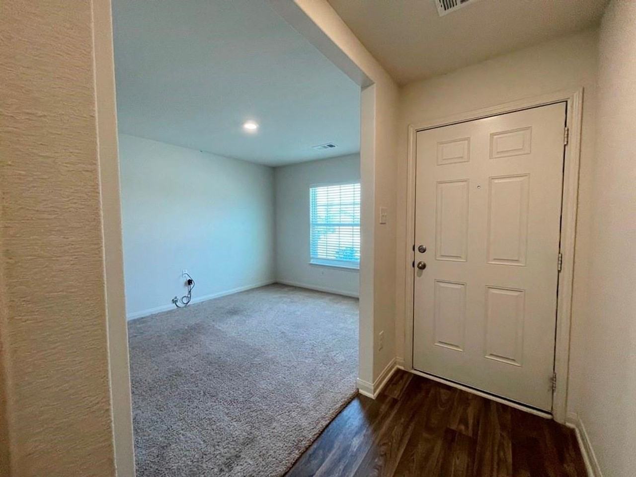 1032 Riverdale Cv - Photo 3 of 35