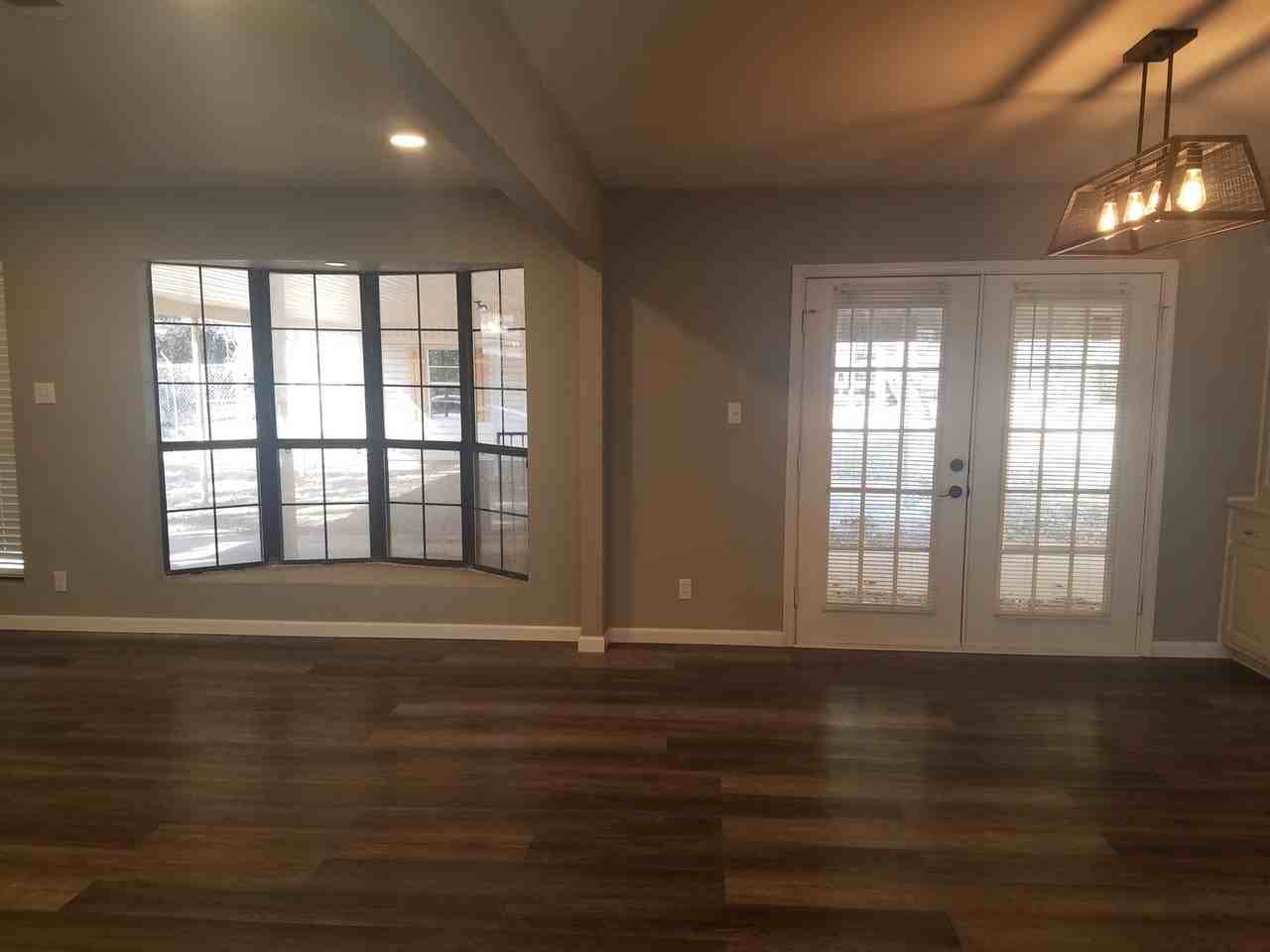 504 Manor Way Rd - Photo 3 of 25