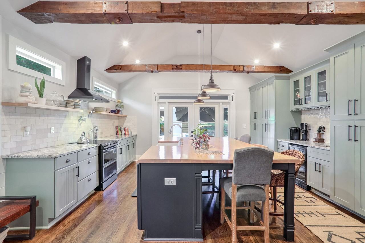 317 Morgan Pl Se - Photo 2 of 23