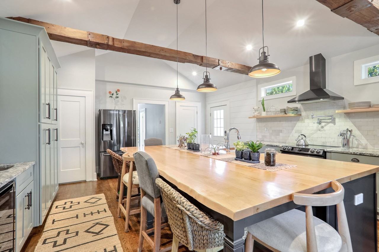 317 Morgan Pl Se - Photo 3 of 23