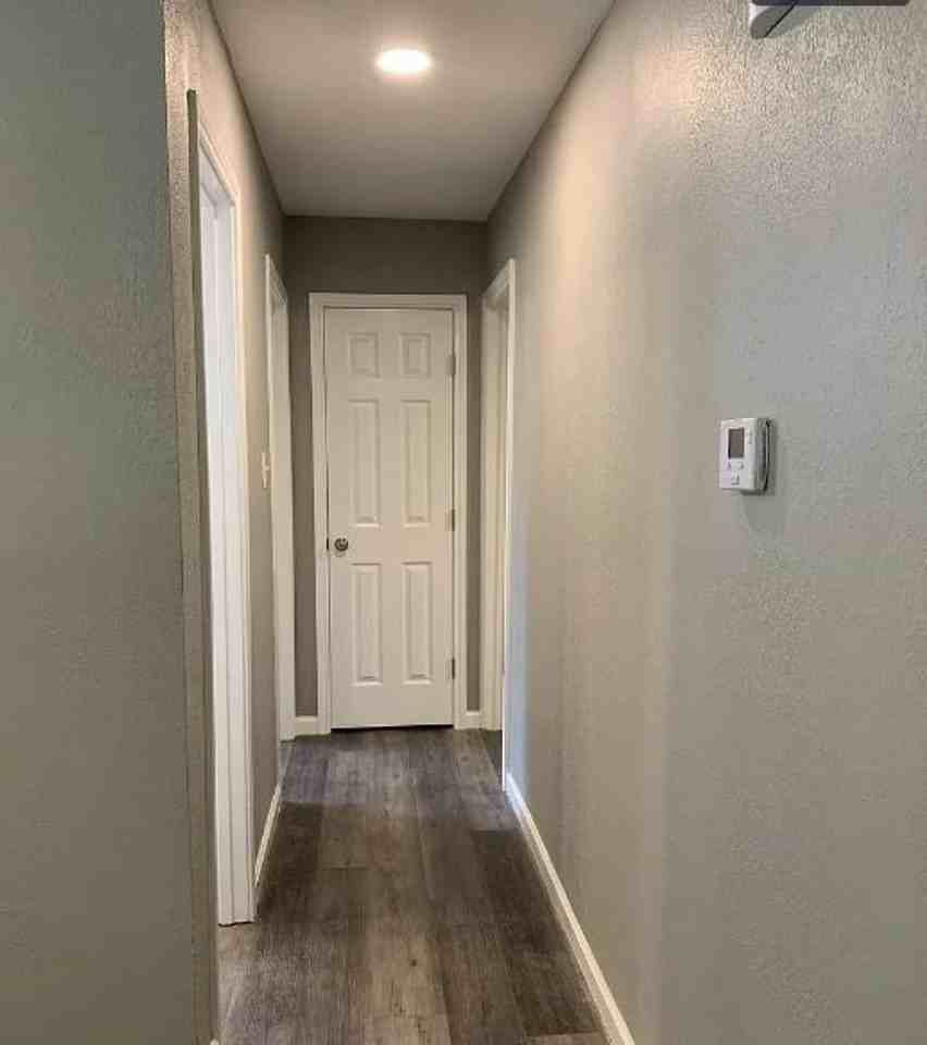 1516 E 48th St - Photo 2 of 24