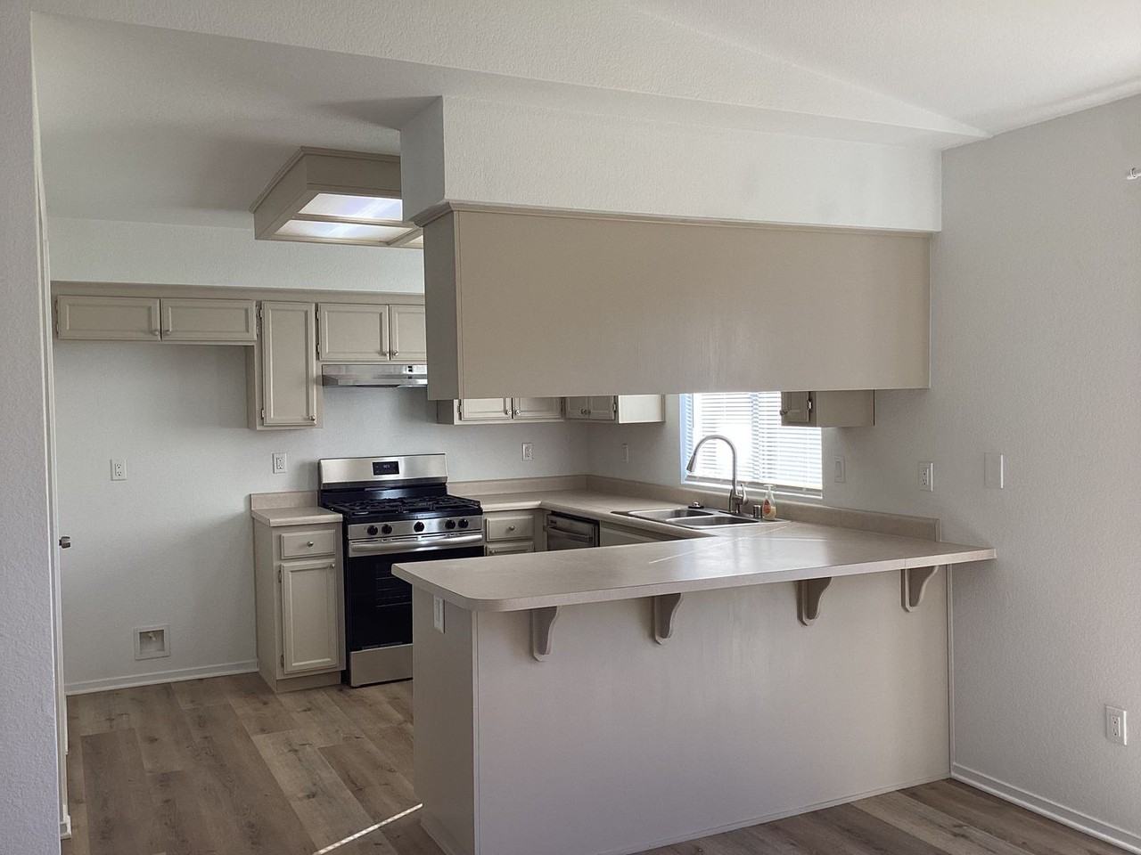1450 La Jolla Way - Photo 6 of 44