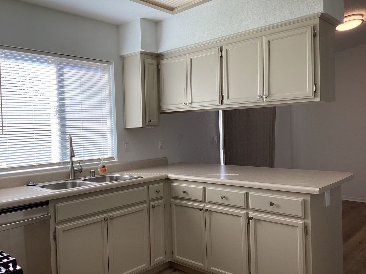1450 La Jolla Way - Photo 7 of 44