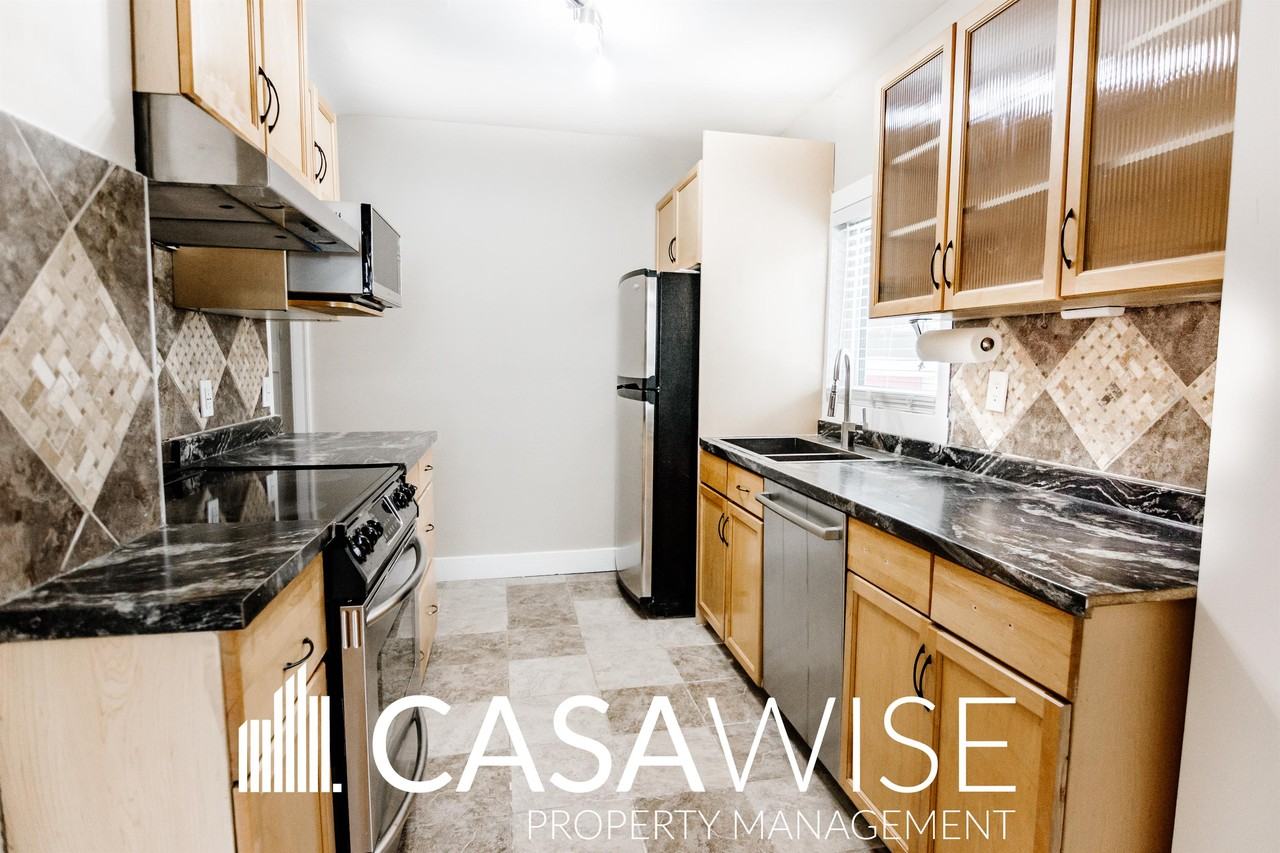 10146 144 St Nw #10146 - Photo 2 of 14