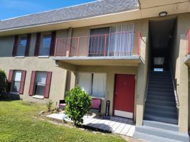 featured image of 955 W Oak Ridge Rd