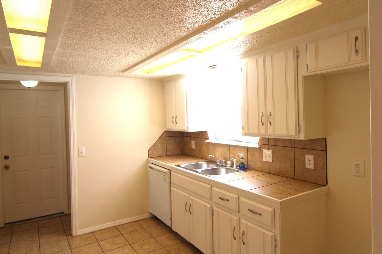 1901 Tiffany Dr - Photo 6 of 34