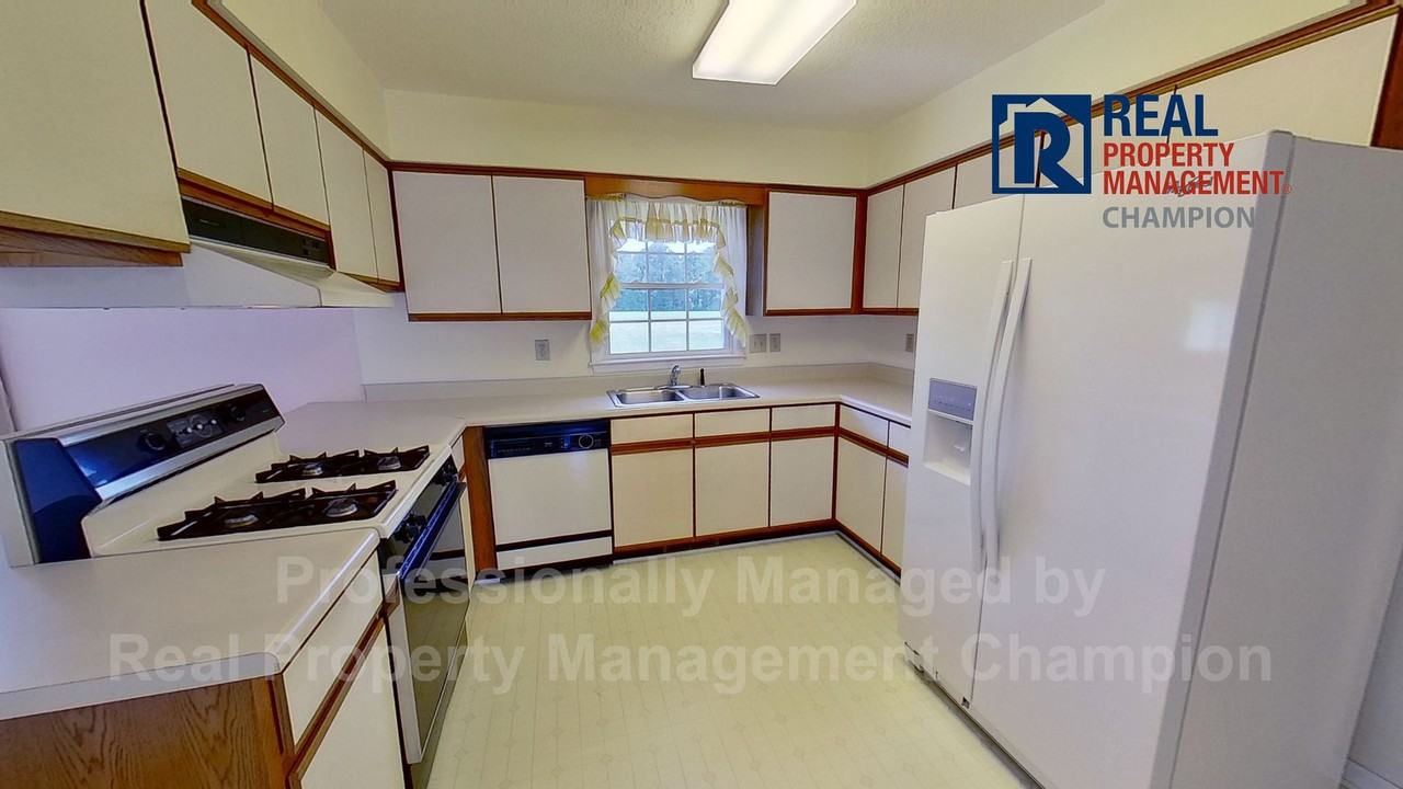 7451 Wallace Highway - Photo 4 of 30