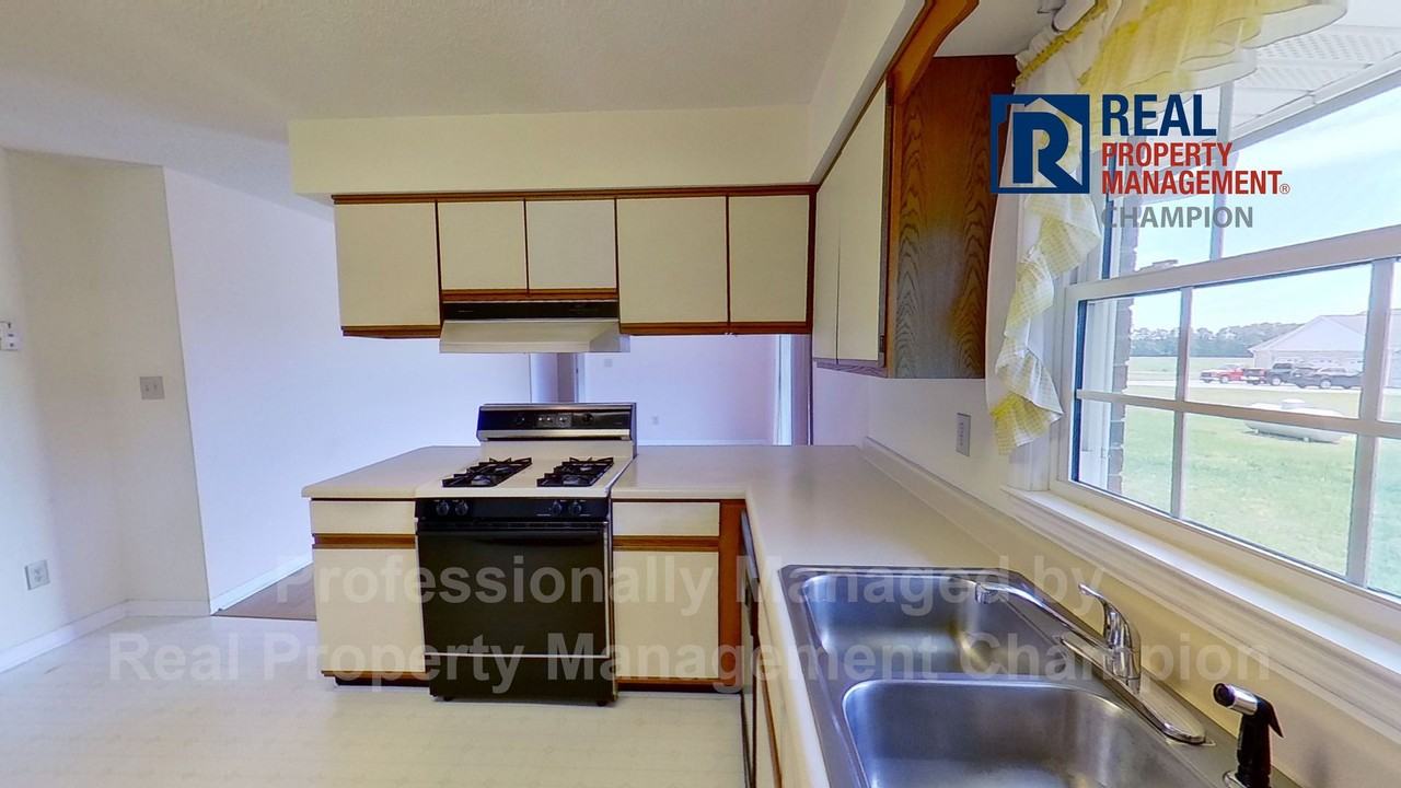 7451 Wallace Highway - Photo 5 of 30