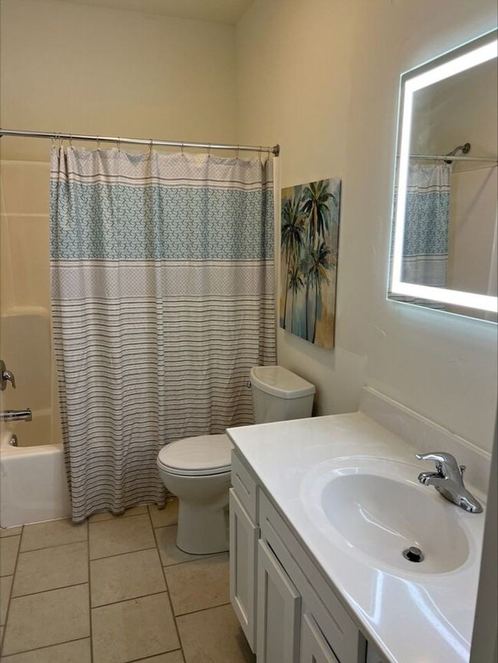 Temple Crossing - Photo 4 of 13