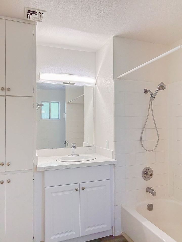Village Point Apartments - Photo 4 of 7