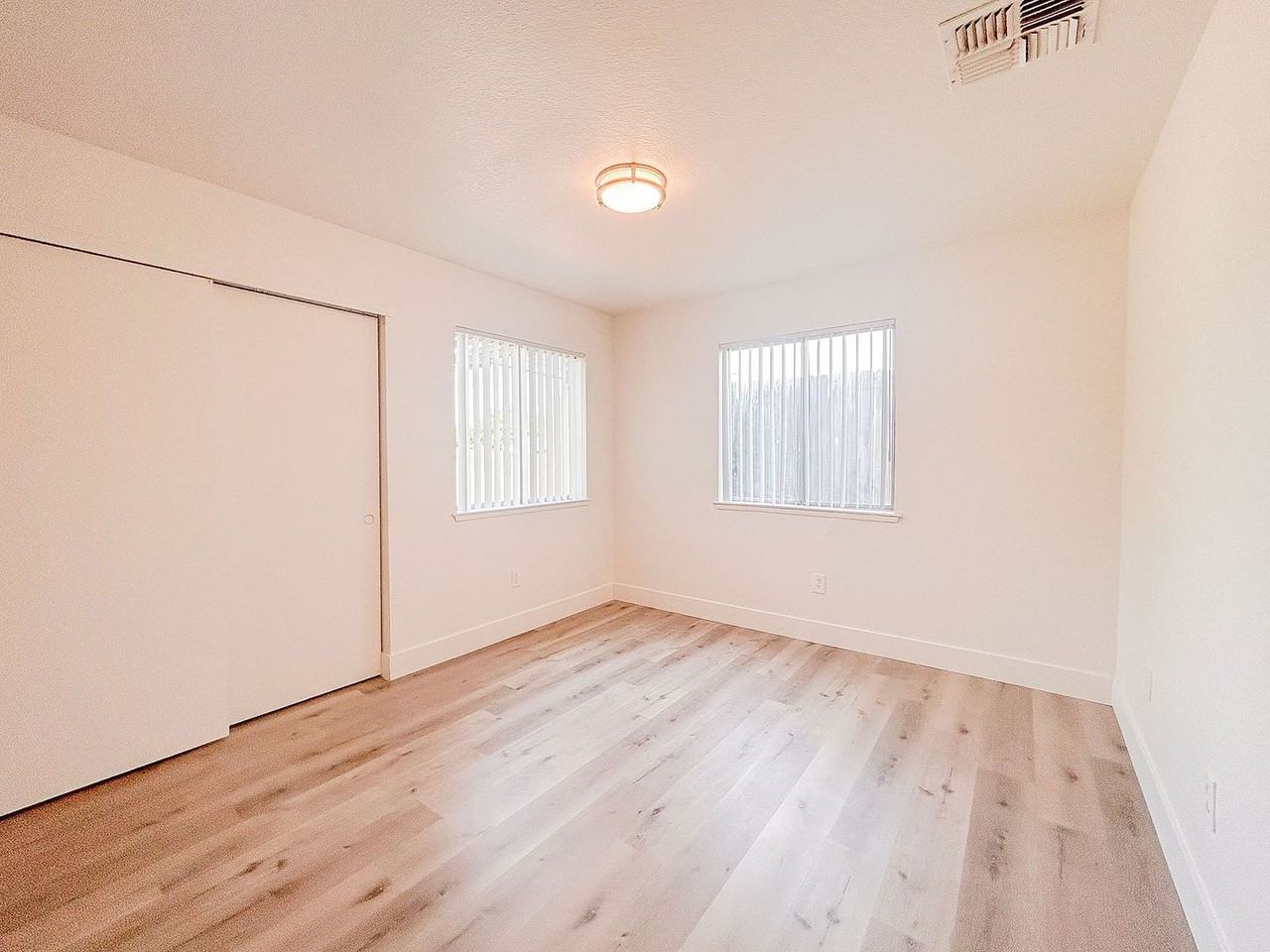 Village Point Apartments - Photo 6 of 7