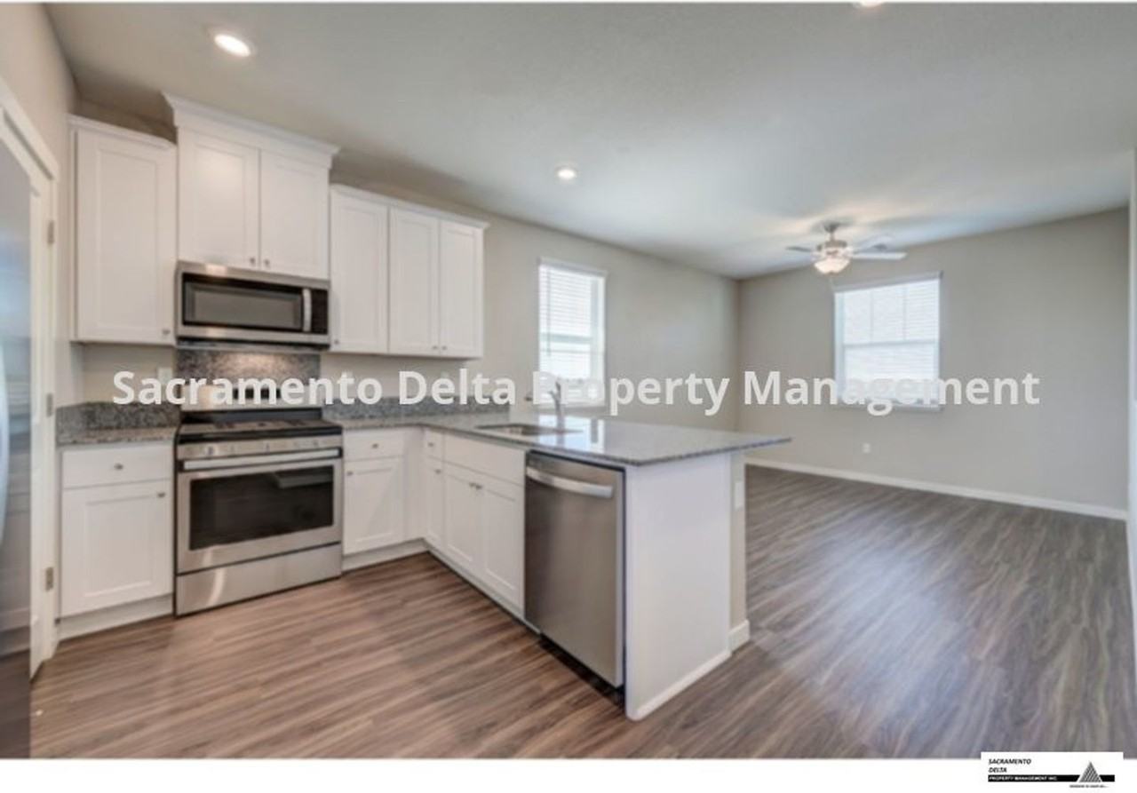 4071 Prosser St - Photo 2 of 18