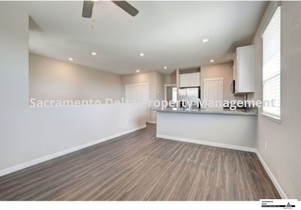 4071 Prosser St - Photo 4 of 18