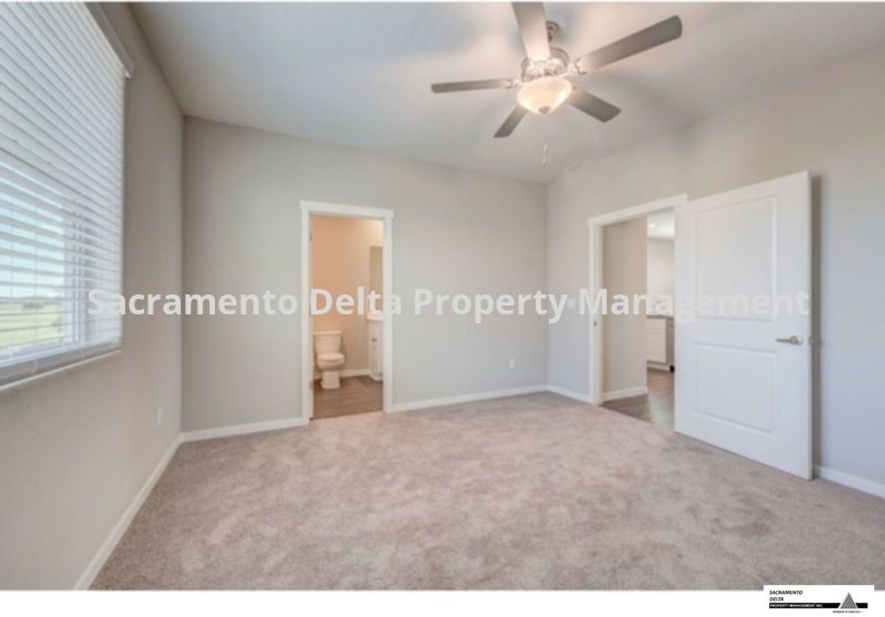 4071 Prosser St - Photo 5 of 18