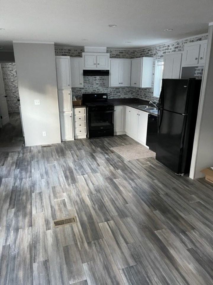 The Woods at Crystal Lake - Photo 2 of 9