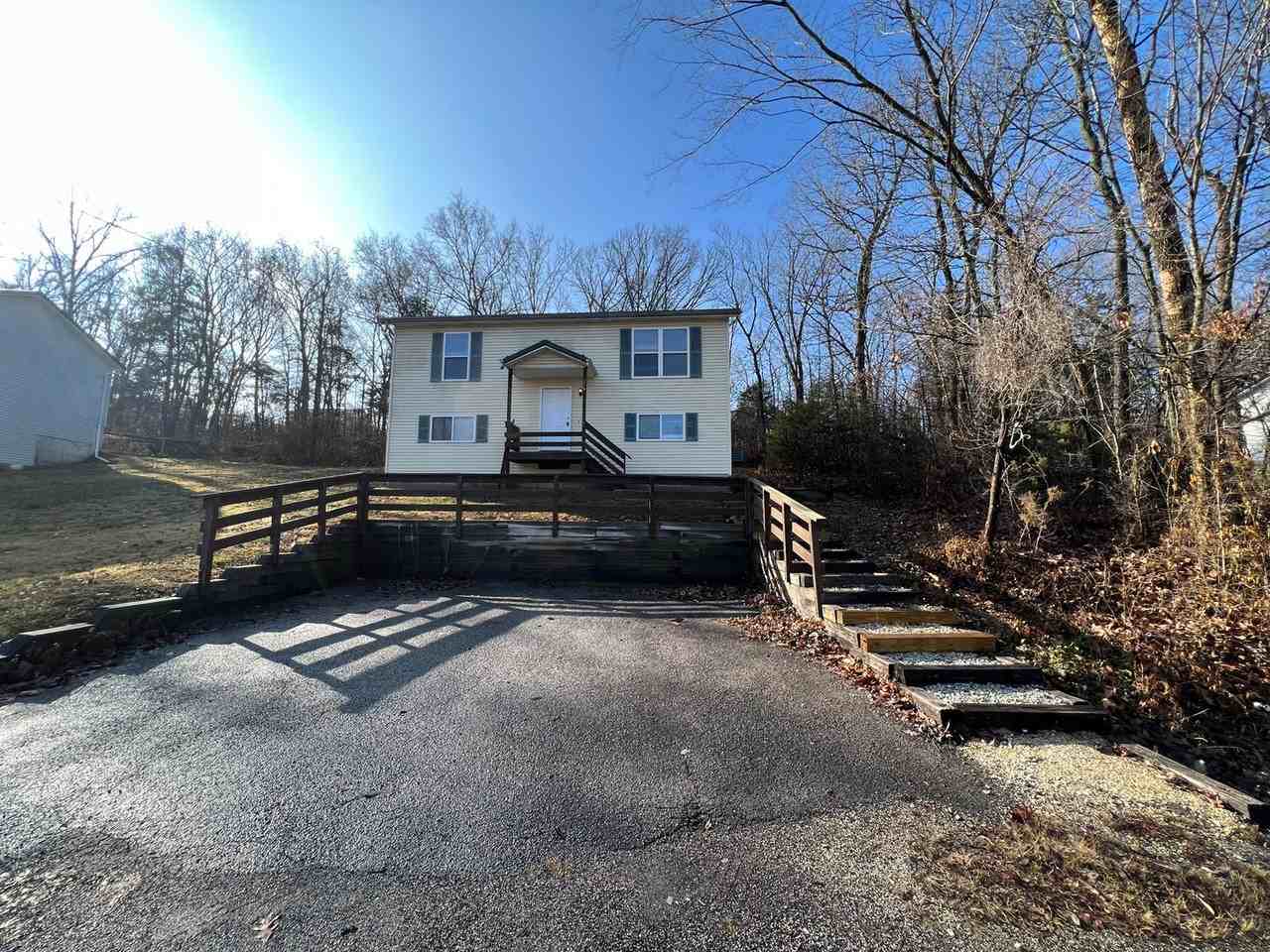 258 Baker St - Photo 2 of 14