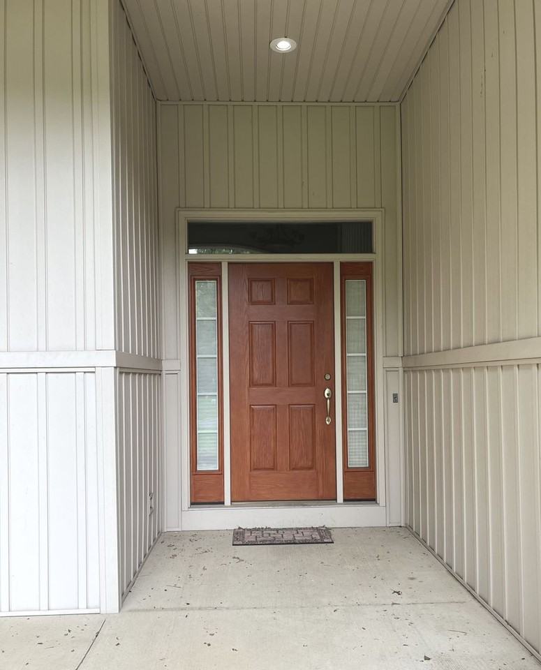 3045 Jacobs Cir - Photo 2 of 26