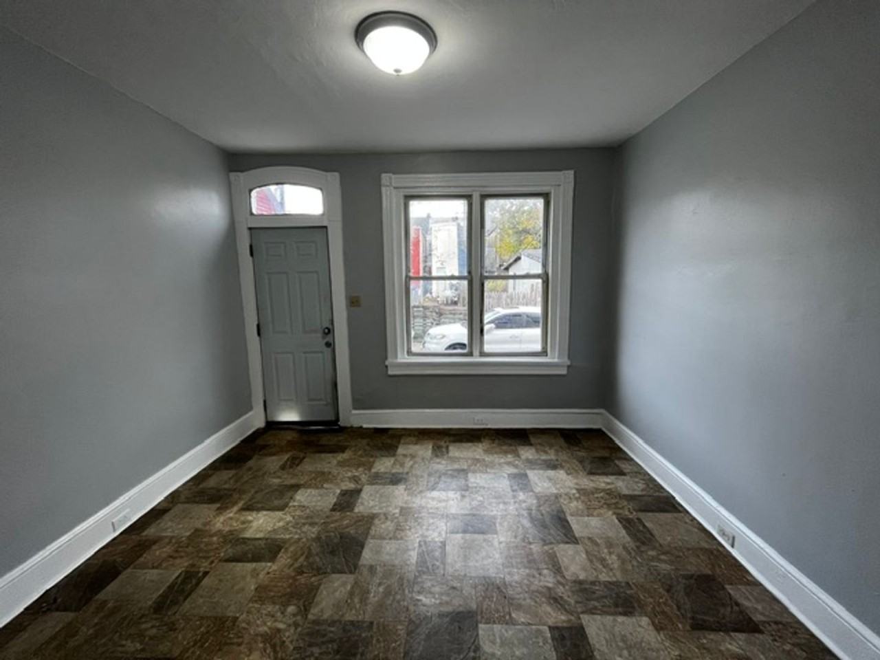 528 Johnson St - Photo 2 of 9