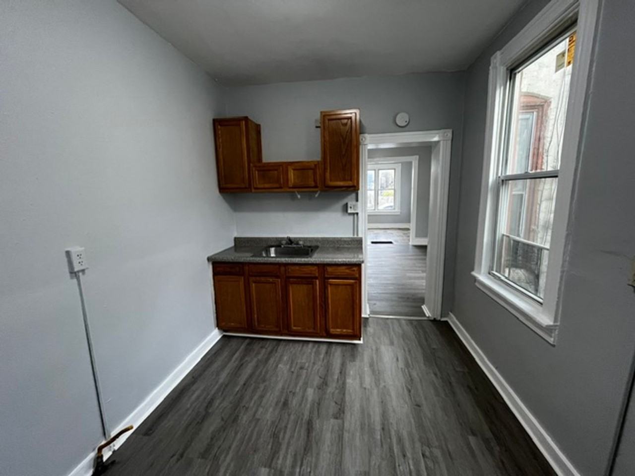 528 Johnson St - Photo 3 of 9