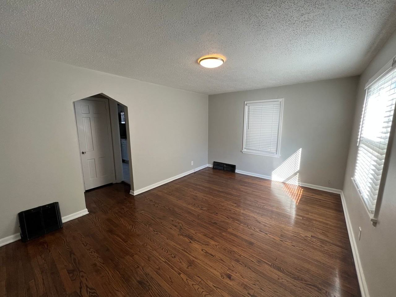 3202 N 41st St - Photo 3 of 15