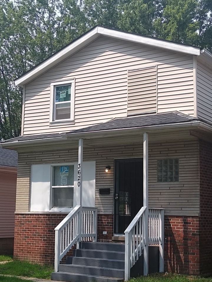 3620 Virginia St - Photo 2 of 10