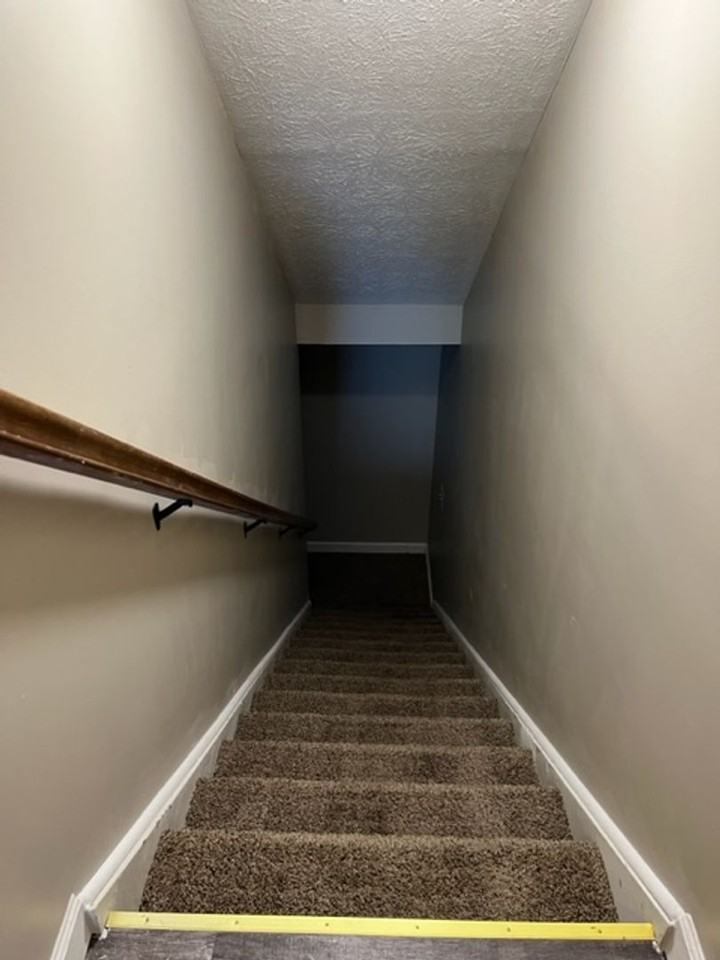 636 W 17th St - Photo 5 of 25