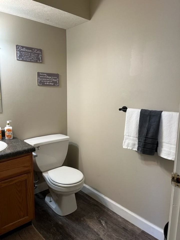 636 W 17th St - Photo 7 of 25