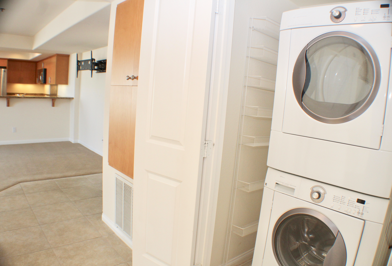 924 Hornblend St #310 - Photo 4 of 17