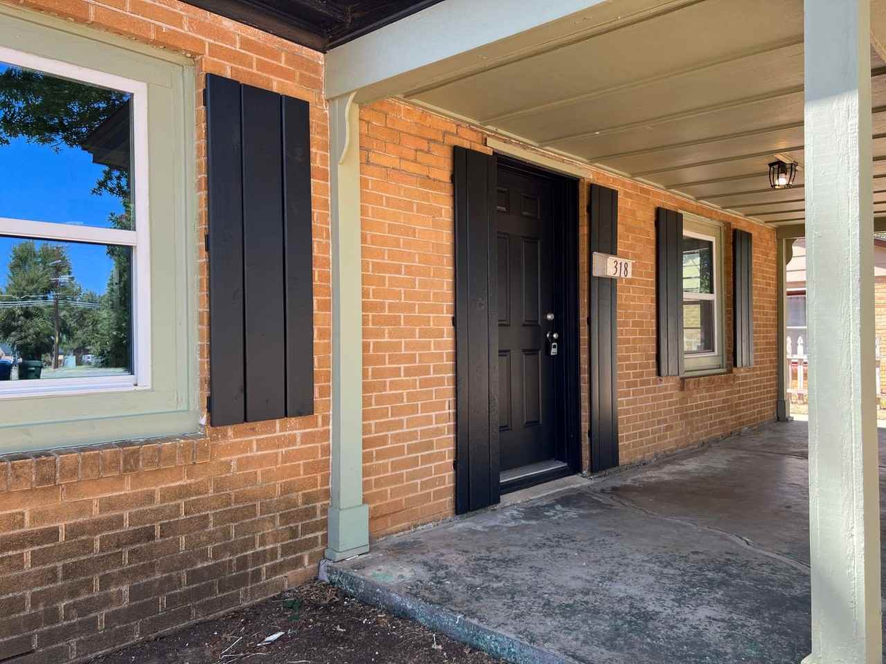 318 E Harmon Dr - Photo 4 of 18