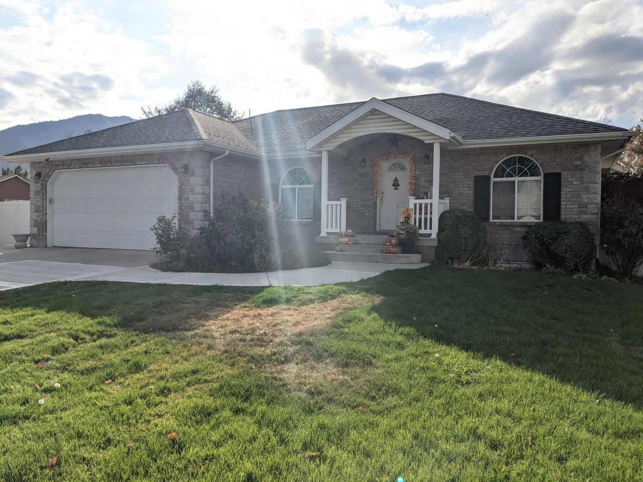 1003 W 2000 N - Photo 2 of 19