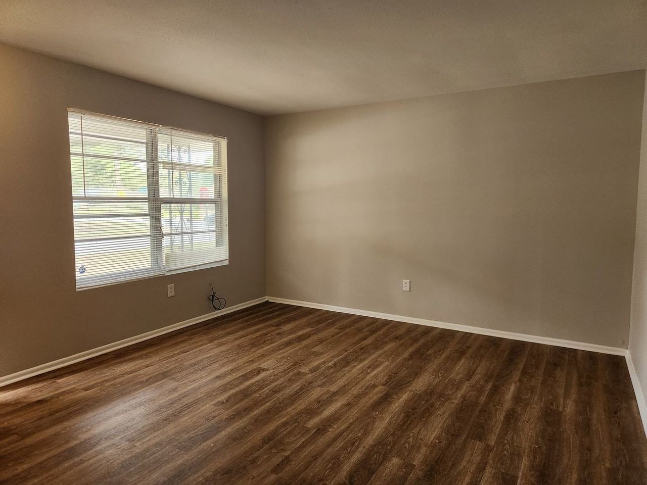 501 Collingwood Dr - Photo 3 of 19