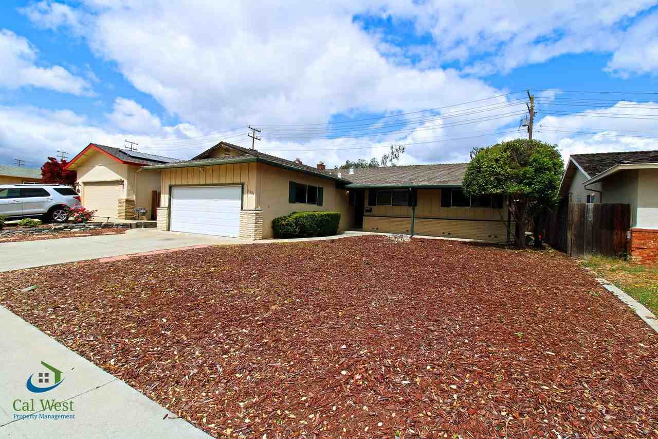 5676 Park Crest Dr - Photo 3 of 27