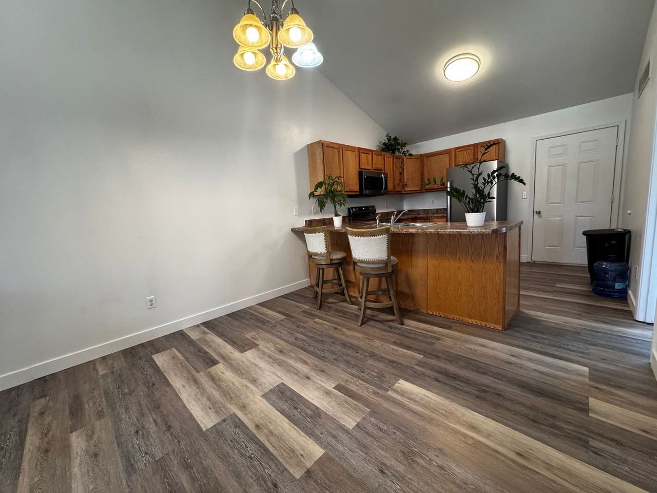 21984 Lafayette Rd - Photo 3 of 14